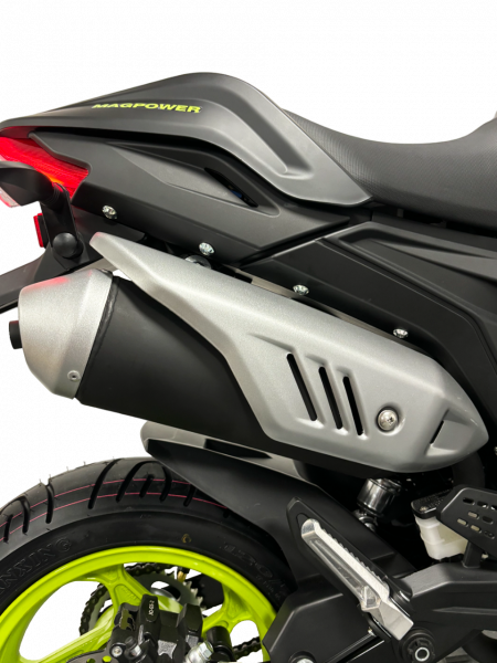 Magpower Bombers 125 cm³ couleur blanche vue échappement