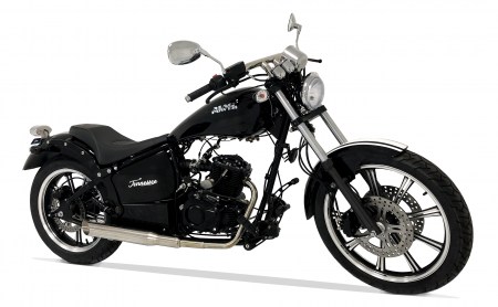 Vue de 3-4 de la moto Magpower Tennessee 125cm³ couleur noire